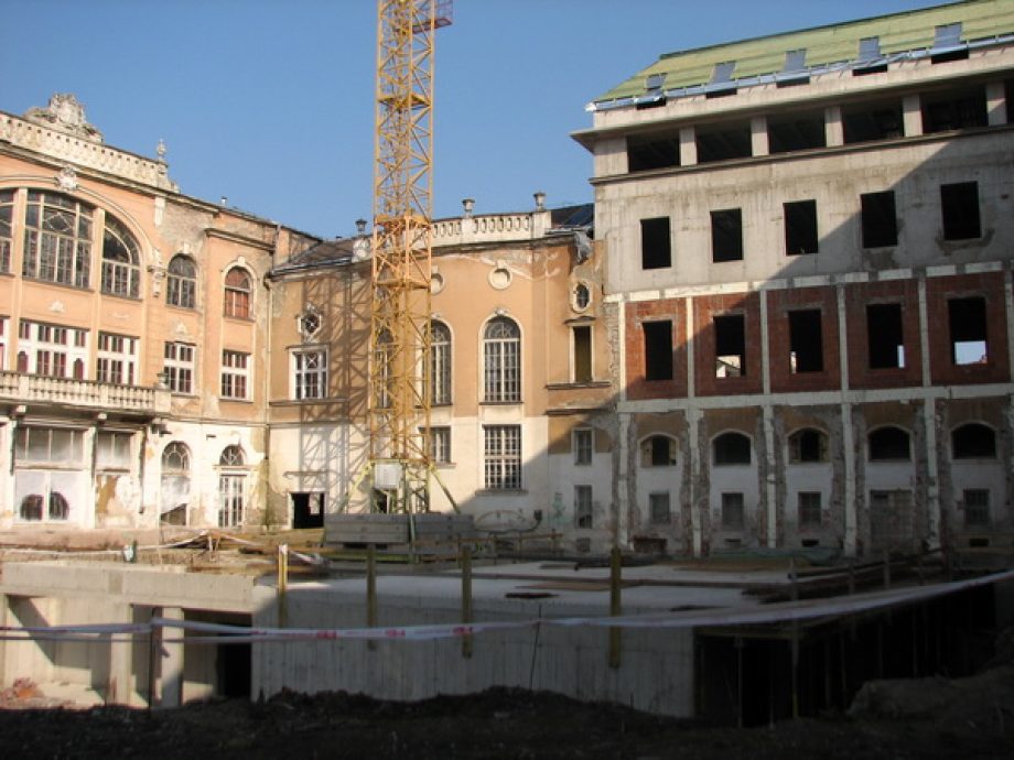 Csúszik az Avas Szálló átadása