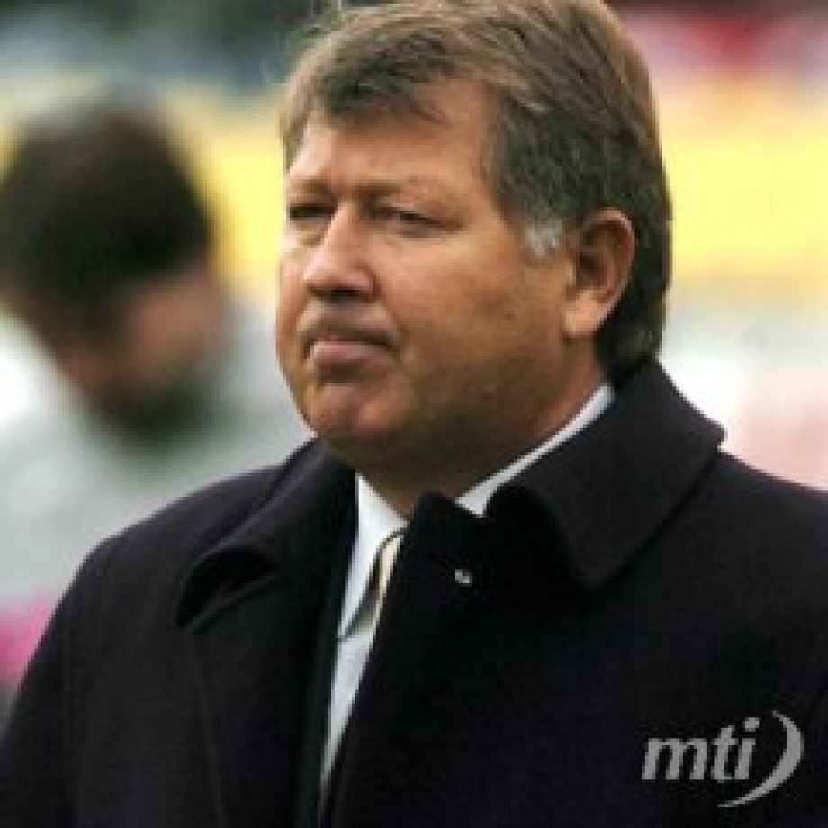 Labdarúgó NB I: Kis Károly váltja Gellei Imrét a Paksnál