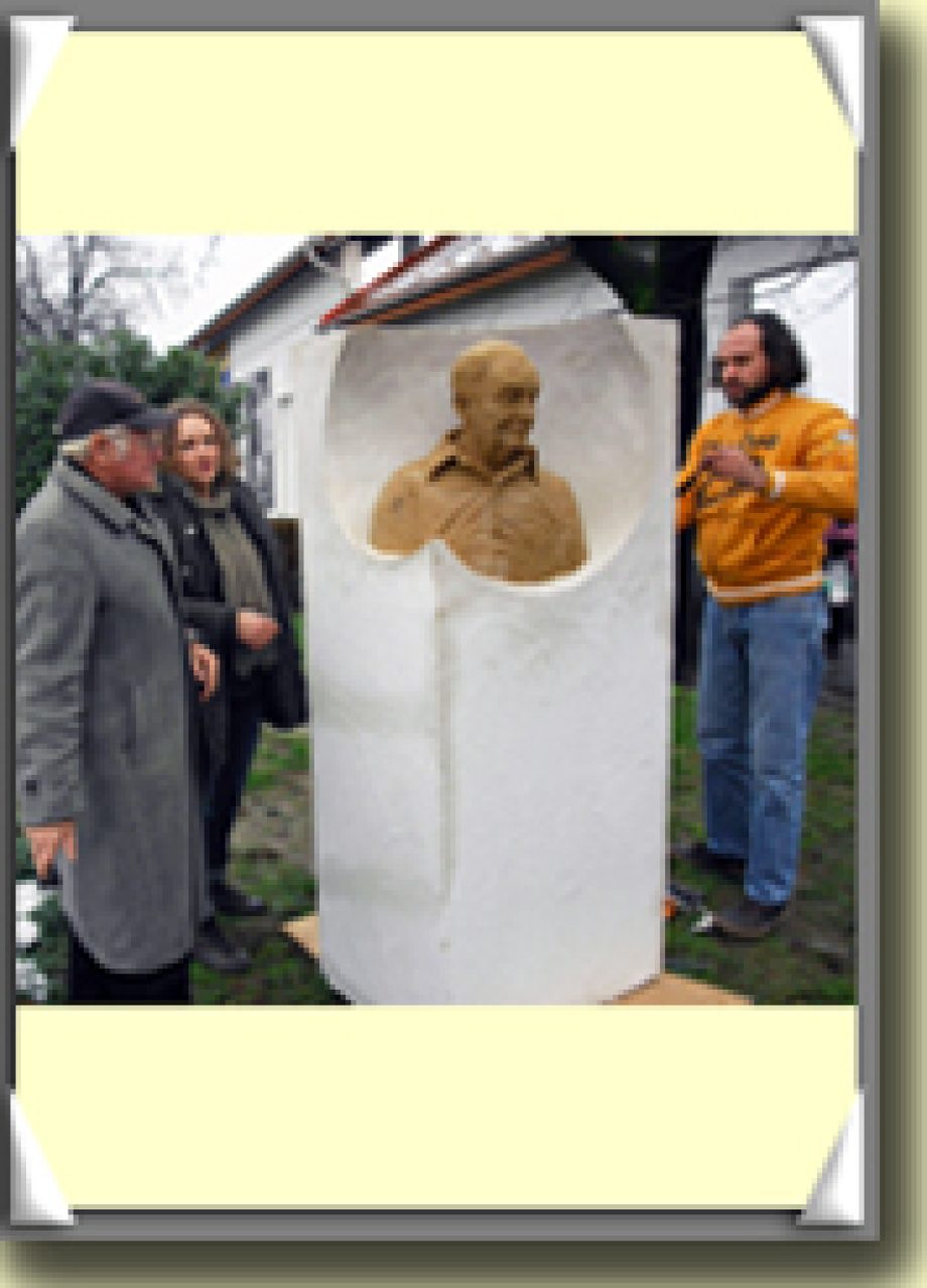 4877-wass-albert-szobrot-avatnak