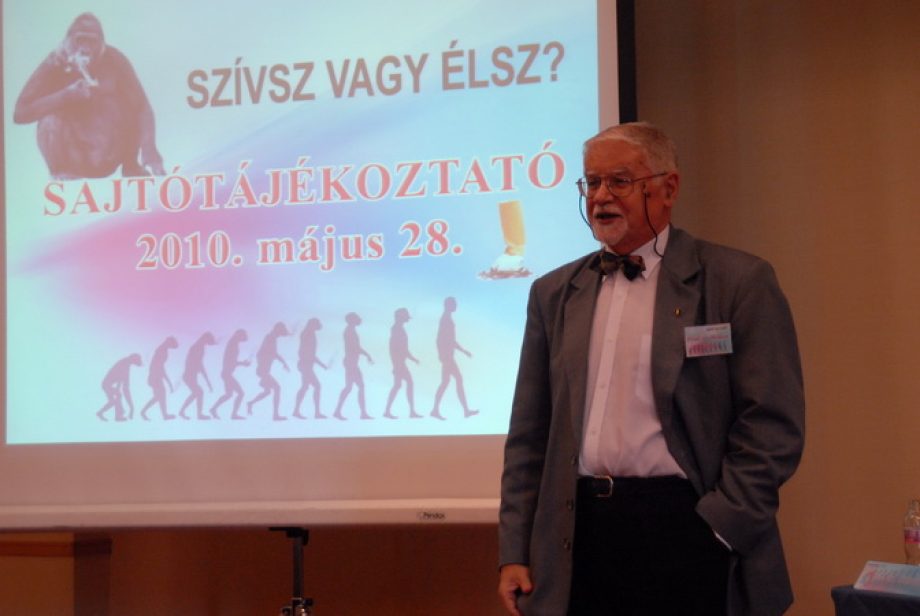 4889-senki-nem-lehet-szabad-aki-szenvedelyenek-rabja-pithagorasz-00