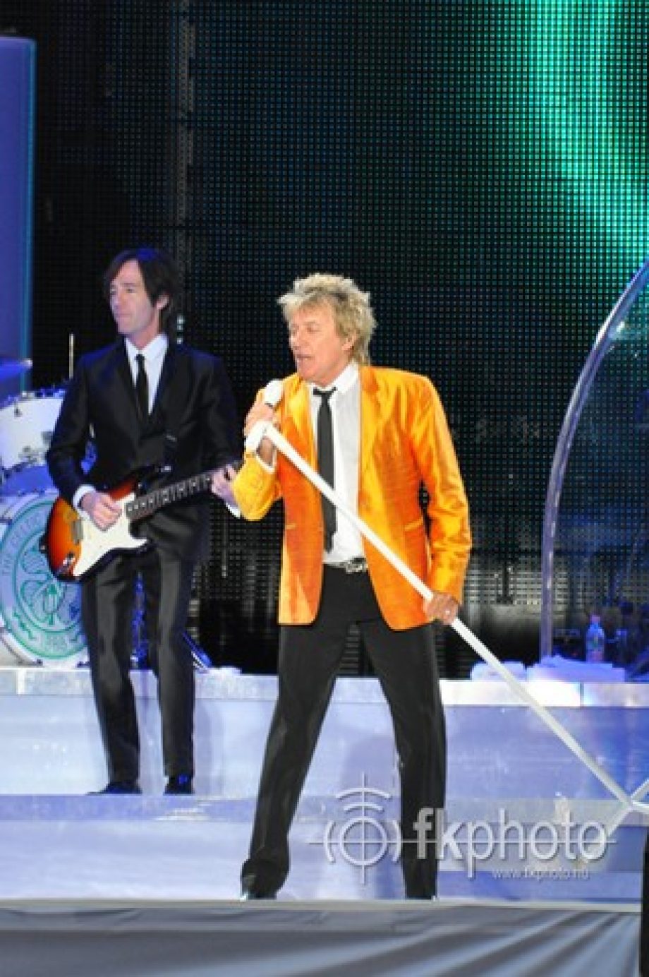 Kapcsolat Rod Stewarttal