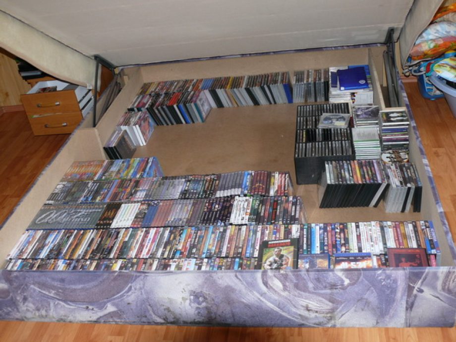DVD hamisítót füleltek le a pénzügyőrök