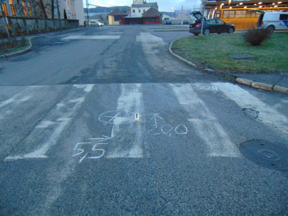 55834