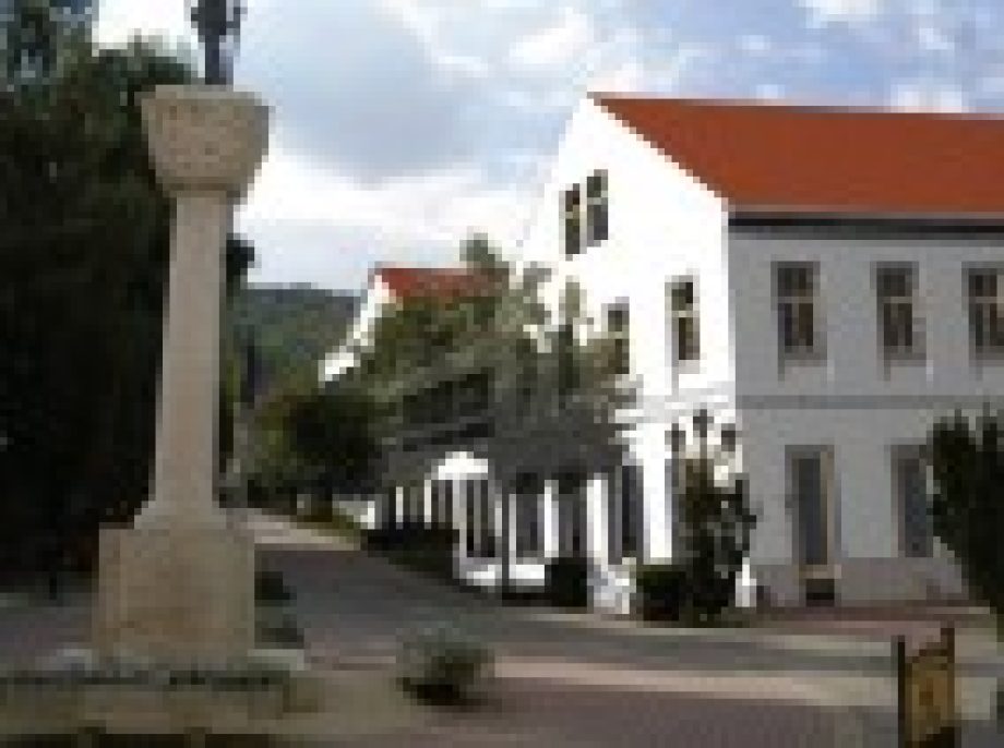 5737-kezdetet-vette-az-aranysas-szalloda-epitese-01