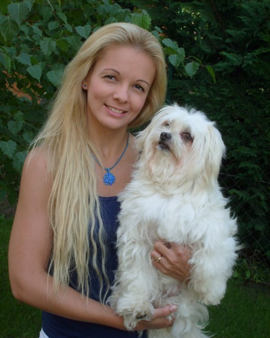 Kivel osztja meg ágyát a népszerű énekesnő?