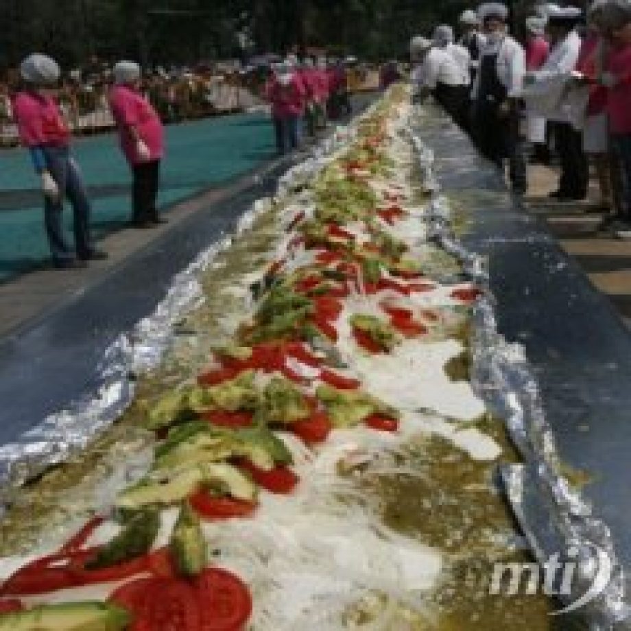 6661-masfel-tonnas-a-vilagrekorder-mexikoi-enchilada