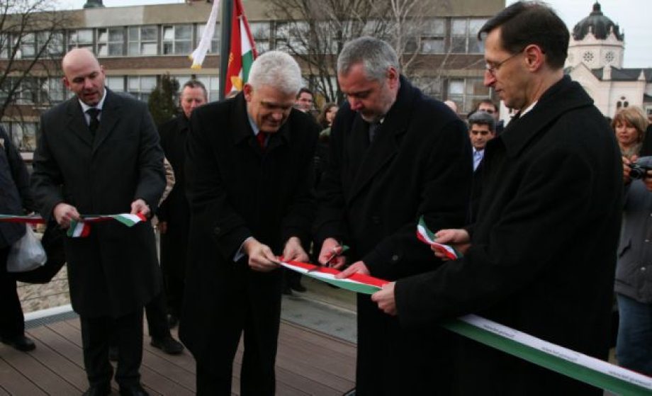 7734-atadtak-kozep-europa-leghosszabb-gyalogos-es-kerekparos-hidjat-01