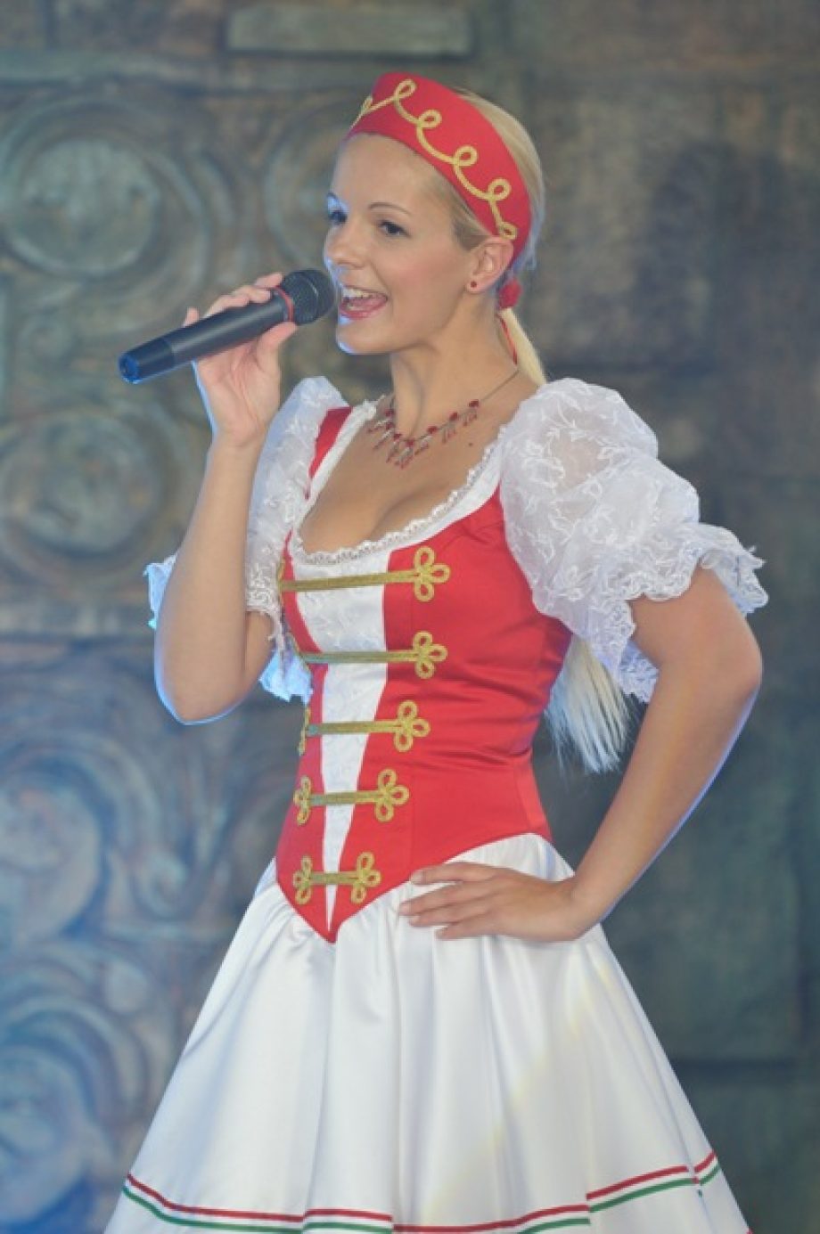 8746-magyar-rozsa-husveti