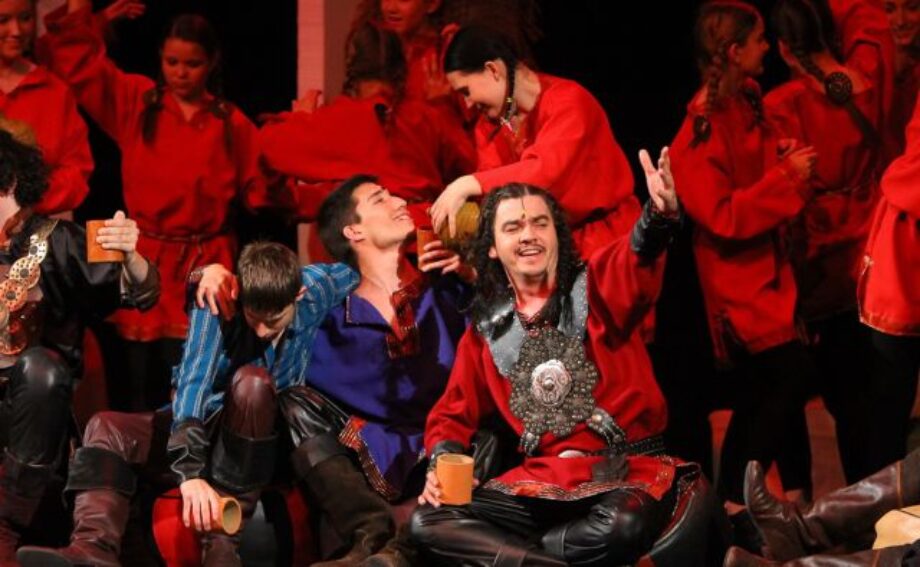 9333-ismet-nagyot-szolt-a-rendor-rock02