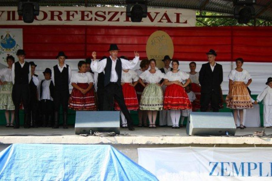 9944-tolcsvai-borfesztival