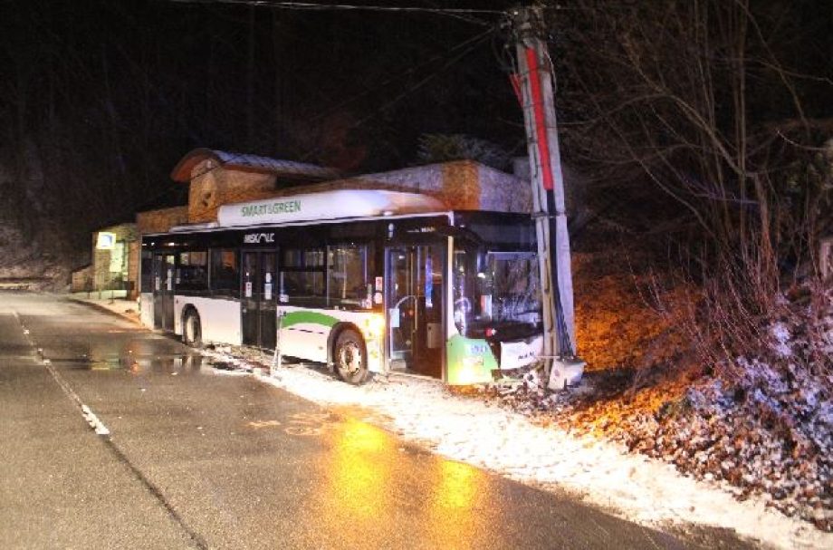 Busz1