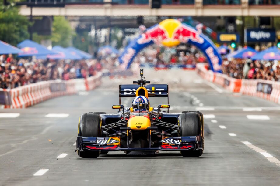 David Coulthard drives at Red Bull Showrun in Minneapolis, MN, USA on September 14, 2024. // Chris Tedesco / Red Bull Content Pool // SI202409150044 // Usage for editorial use only //