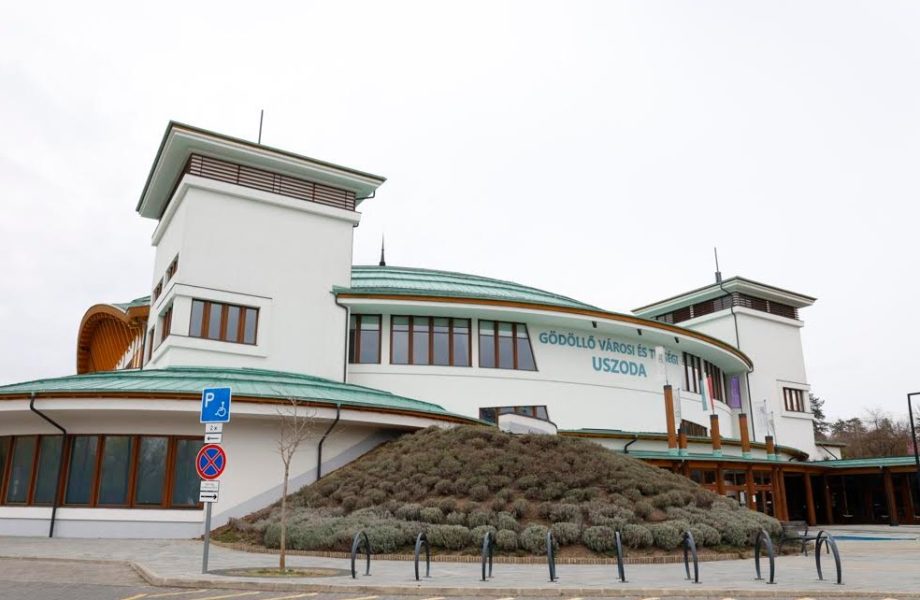 Uszoda