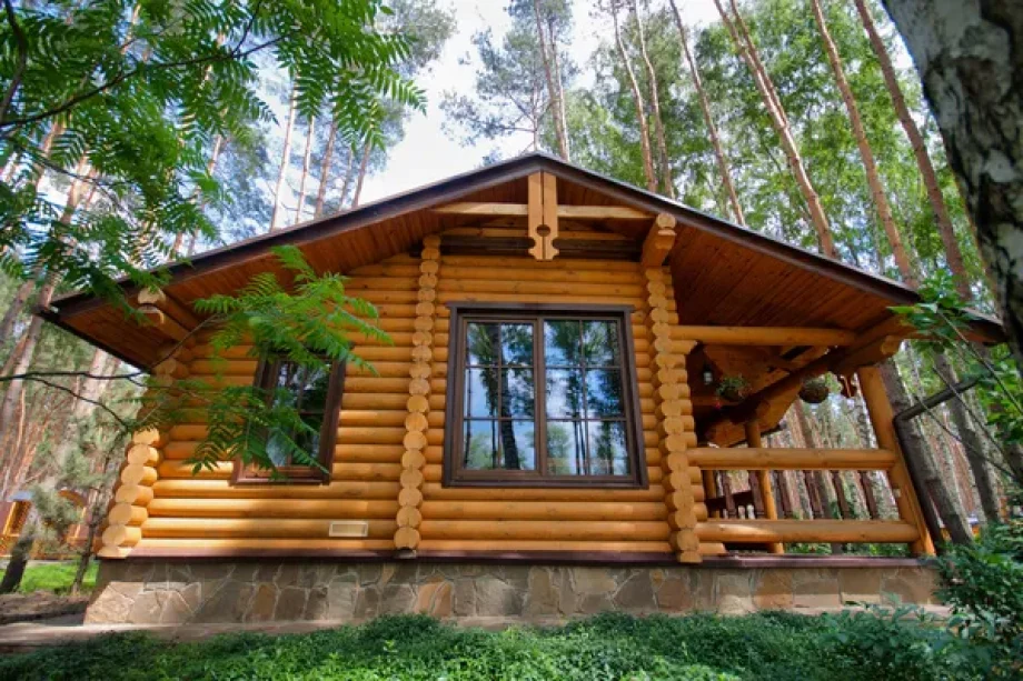 depositphotos_11095361-stock-photo-wooden-chalet