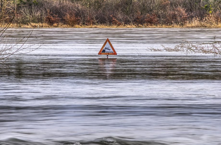 flood-3063989_1280