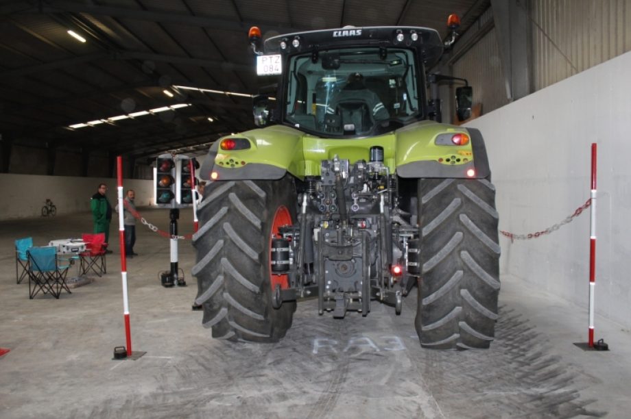 traktor_13