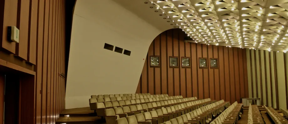 vituki-konferenciaterem-a-bontaisig-eredeti-aillapotait-oirizte